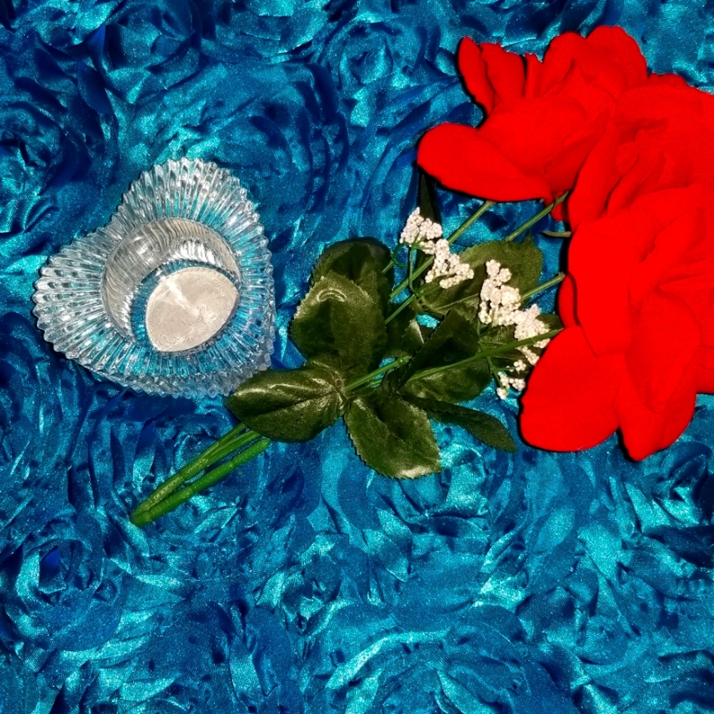 Ribbed Crystal Heart Votive Candle Holder